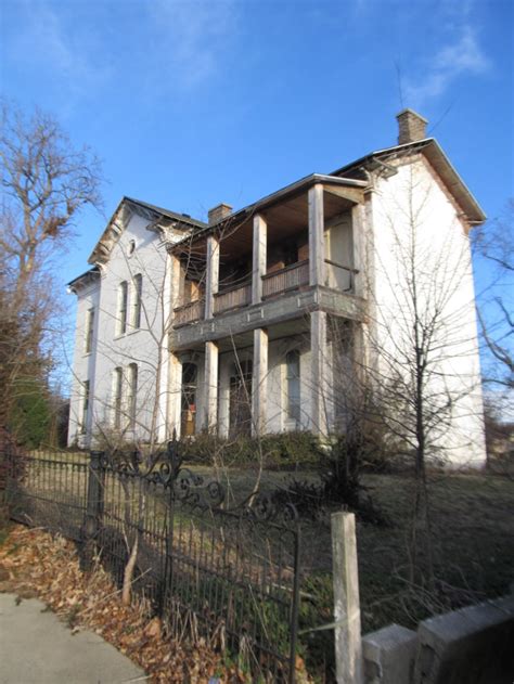 Earlington, Kentucky .